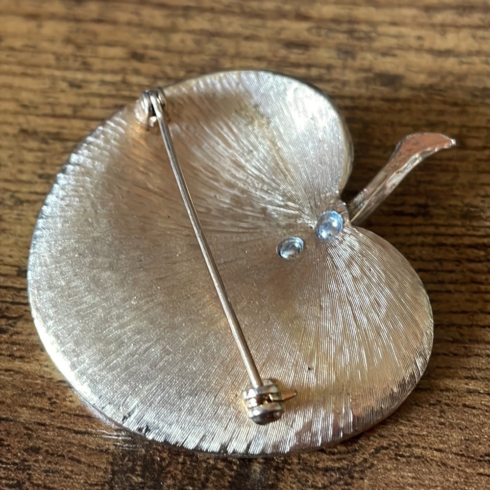 Brooch and clip on earring set - Picture 8 of 8